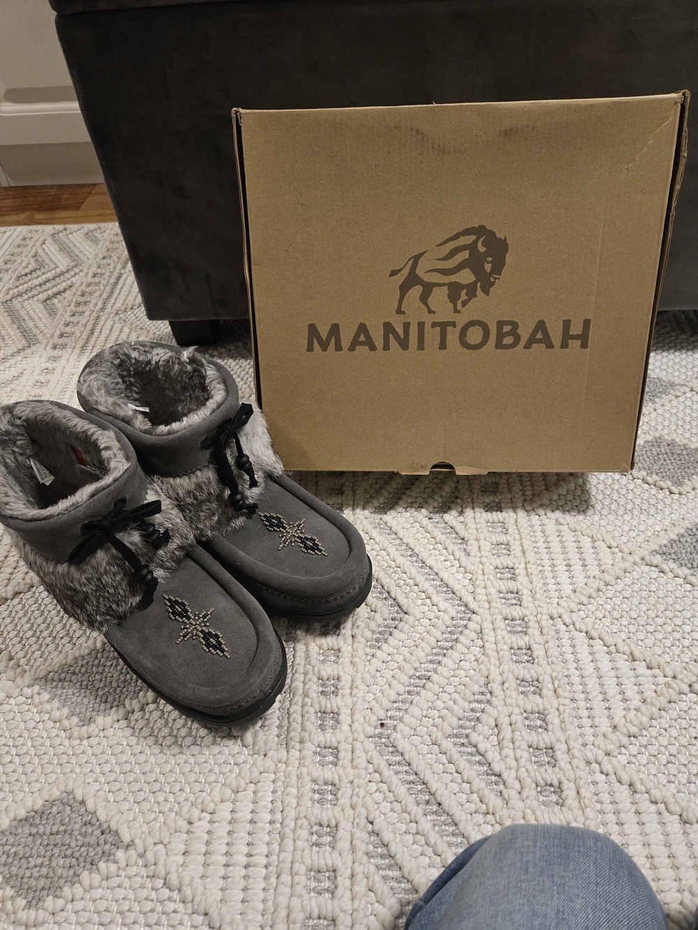 Manitobah Women's Grey Fur-Trim Moccasin Boot